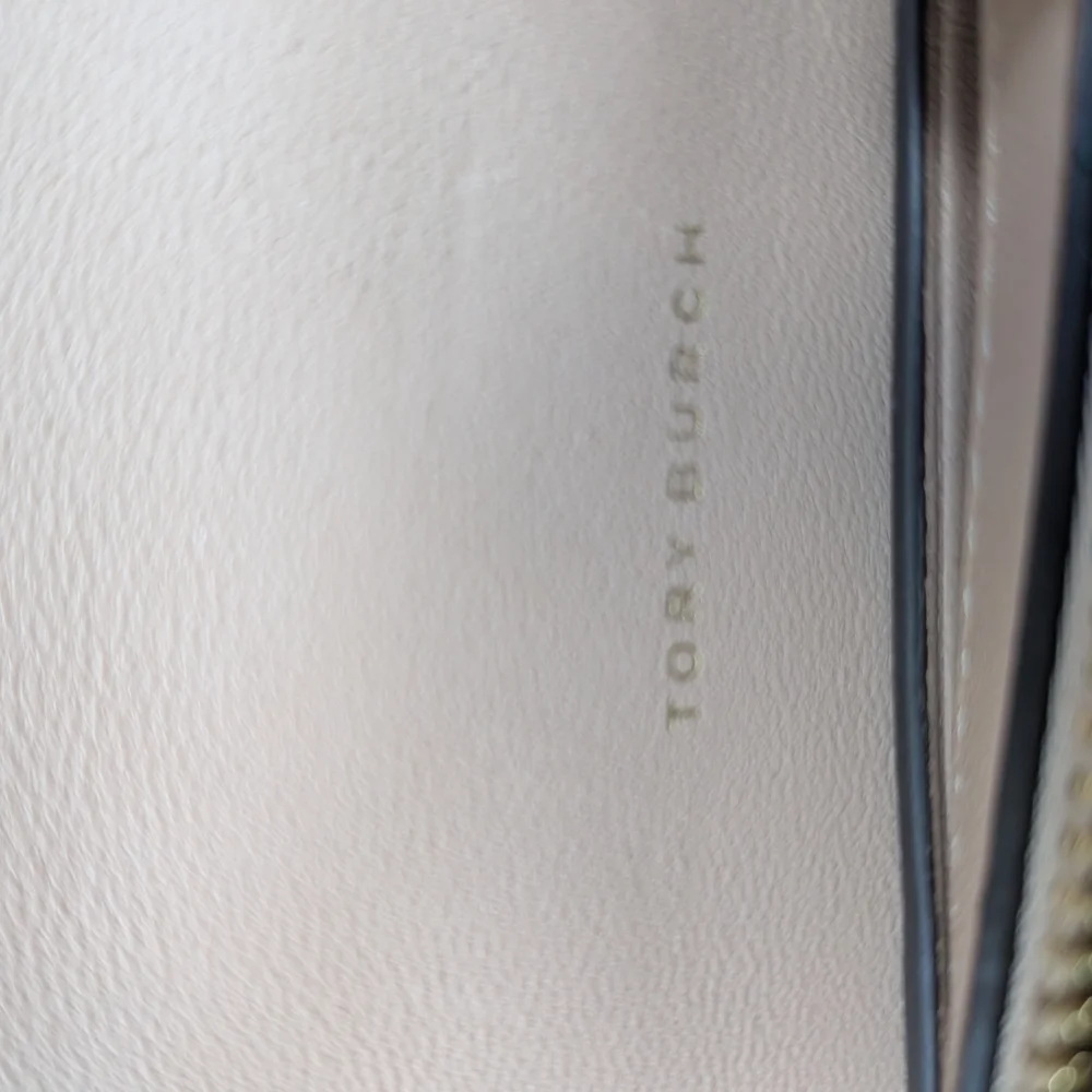 Tory Burch Logo Quilted Leather Crossbody - Light Beige with Gold Hardware - Picture 6 of 10